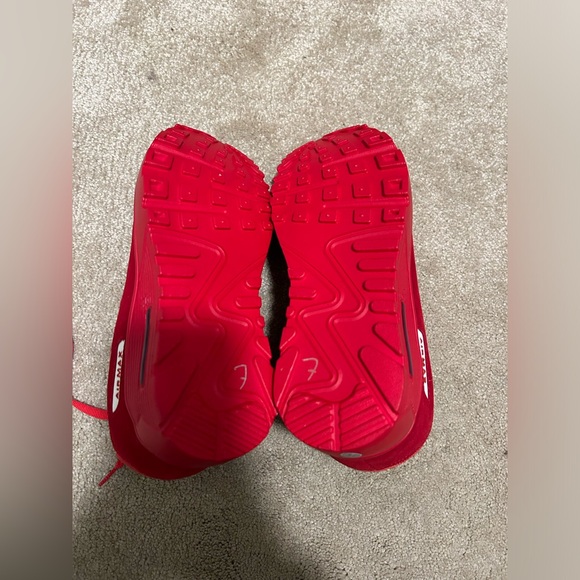 size 7 red nike sneakers! - Picture 3 of 4